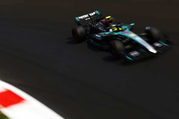 GP Italia, FP3: 1-2 Mercedes, poi Leclerc. Sainz 7°