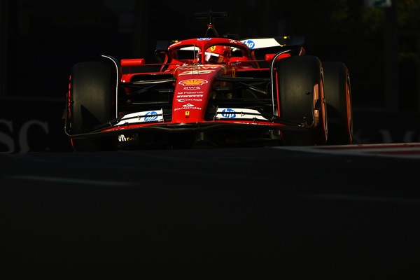 GP Azerbaijan, qualifiche: Leclerc, che pole! Poi Piastri e Sainz, Verstappen 6°, Norris out in Q1