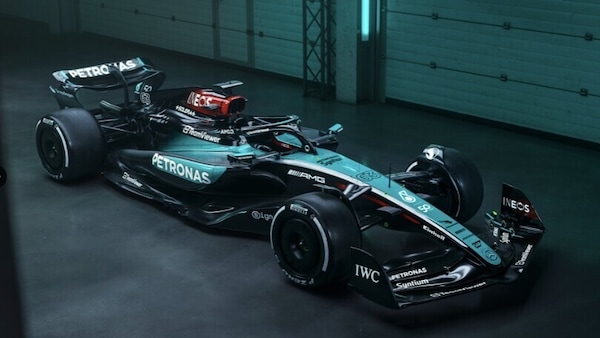 Mercedes si fa verde: la livrea speciale per Singapore