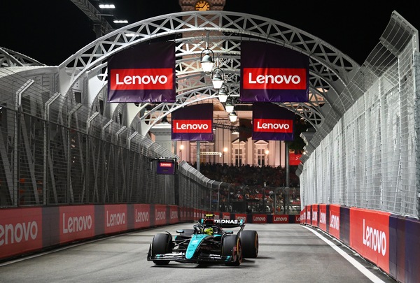 GP Singapore: il lungo venerdì notturno delle prove libere