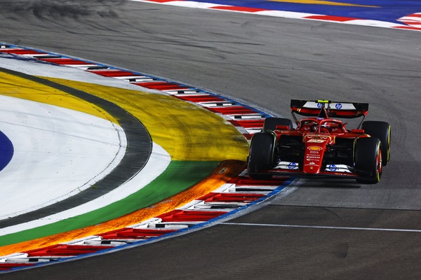 Sainz vede la McLaren favorita, ottimista per il finale Ferrari