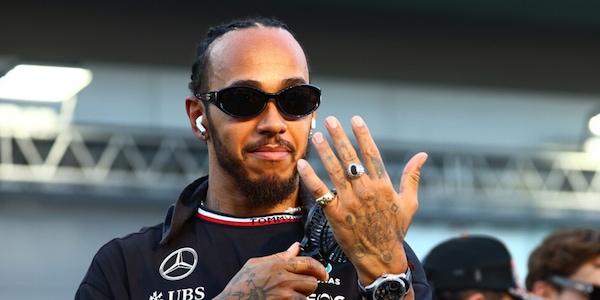 Hamilton supera Raikkonen: ora è il 2° pilota con più GP della storia