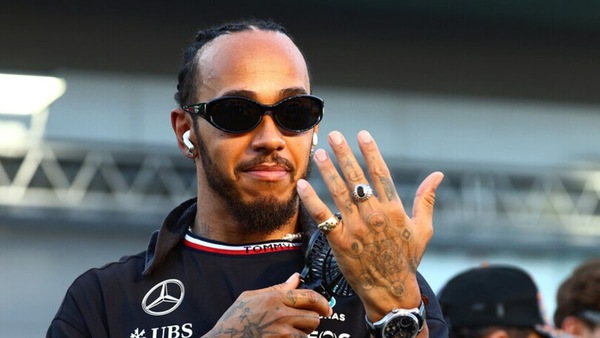 Hamilton supera Raikkonen: ora è il 2° pilota con più GP della storia