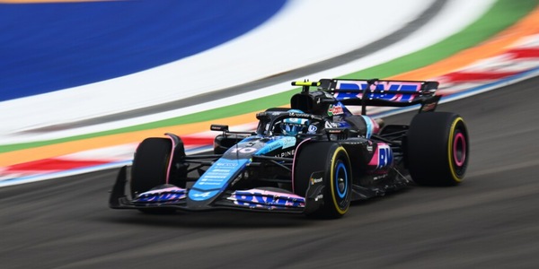 Addio Renault, i lavoratori protestano: "Mantenere le competenze e difendere la storia"