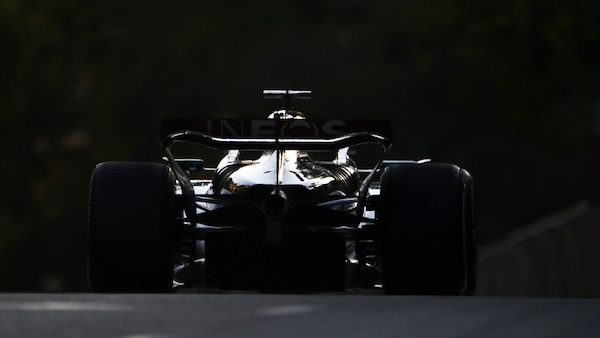 Test Pirelli 2025, troppa pioggia a Magny-Cours: pochi giri per Schumacher e la Mercedes