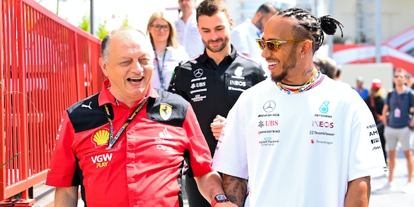 La Ferrari sogna e pensa al Mondiale 2025: sale l'attesa per Lewis Hamilton