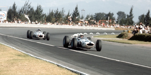 Messico 1964, il trionfo di Surtees: unico iridato in F1 e Motomondiale