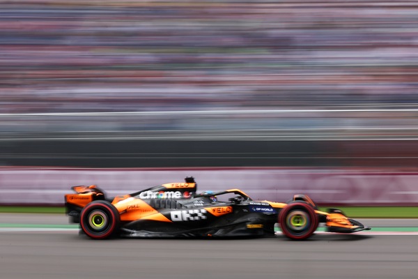 GP Messico, FP3: 1-2 McLaren, poi Sainz. Verstappen 4°, Leclerc 6°
