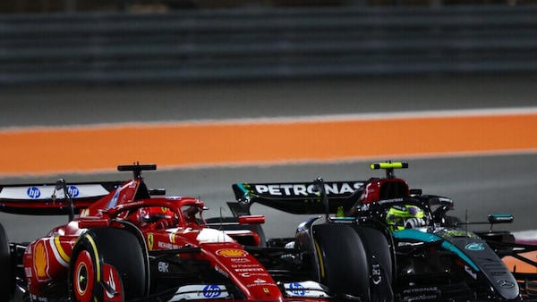 Leclerc e il duello estremo con Hamilton: il sorpasso della Ferrari è un capolavoro