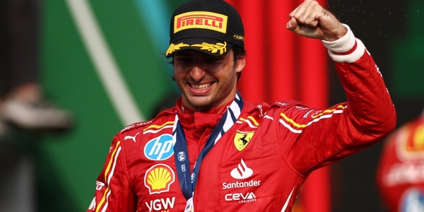 Sainz e Ferrari all'ultimo GP insieme: riuscirà a vincere? I precedenti
