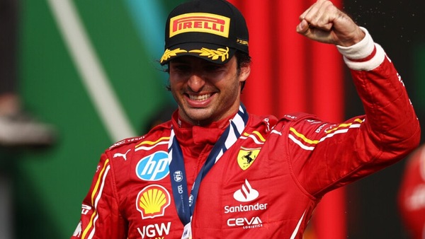 Sainz e Ferrari all'ultimo GP insieme: riuscirà a vincere? I precedenti