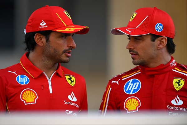 Sainz e Leclerc: i due emozionanti team radio dopo il GP