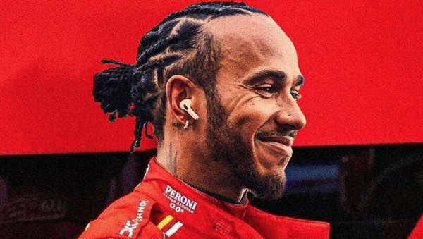 Svelato il nuovo volante Ferrari di Lewis Hamilton