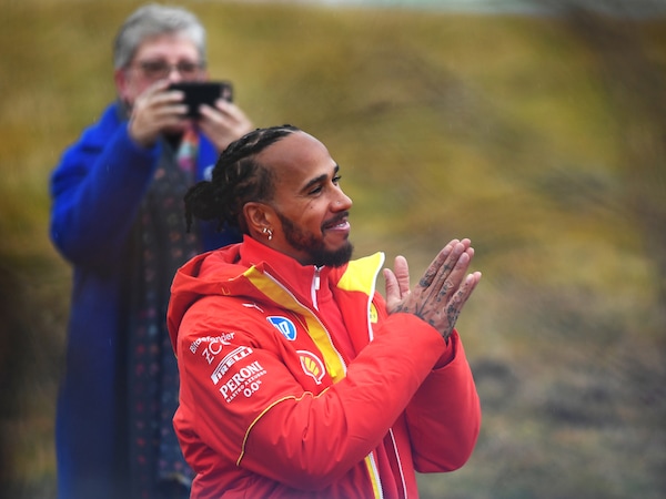 Hamilton, cuore di mamma: Carmen è orgogliosa del suo Lewis a Fiorano