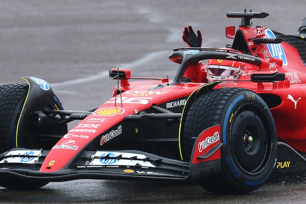 Ferrari a Fiorano, ecco Leclerc: gira anche lui, "osservando" Hamilton...