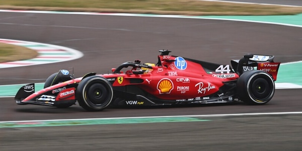 Hamilton, il primo team radio è già storia: "Wow, è stato fantastico!"