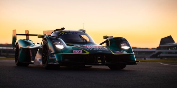 Il debutto della Aston Martin Valkyrie si avvicina: shakedown a Silverstone