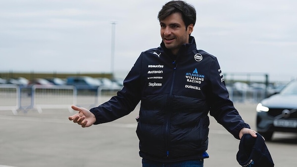 Sainz, primi giri ok. Albon: "Fermento in fabbrica con l'arrivo di Carlos"