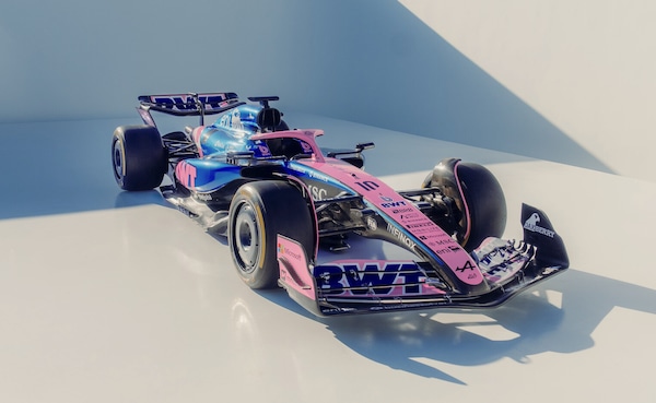 Nuova Alpine A525: il rosa-blu di Briatore, Gasly e Doohan