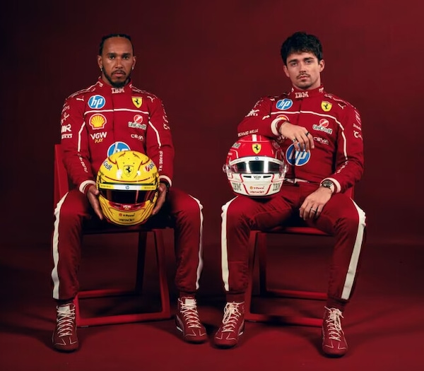 Hamilton e Leclerc: così belli e così... uguali in Ferrari