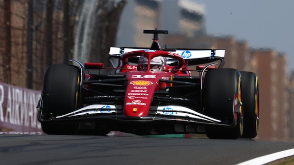 Leclerc: "Hamilton più veloce di me, speriamo di fare entrambi una bella Sprint"