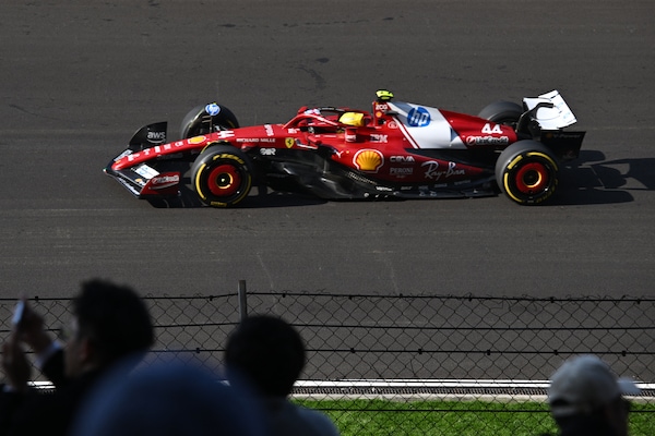 Hamilton fa la pole per la Gara Sprint in Cina: che stupore via radio!