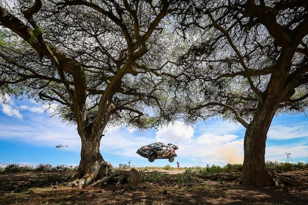 WRC, Evans Leader in Kenya dopo la prima tappa