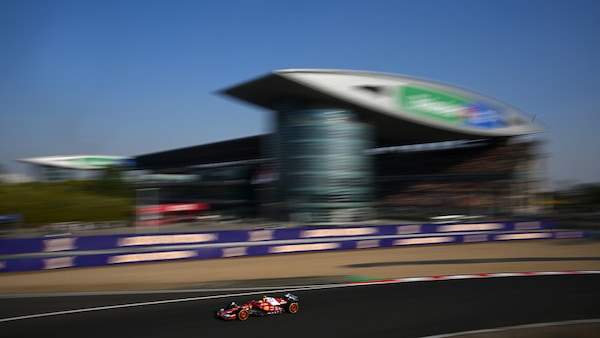 GP Cina, Sprint Race: vince Hamilton! Battuti Piastri e Verstappen, Leclerc 5°