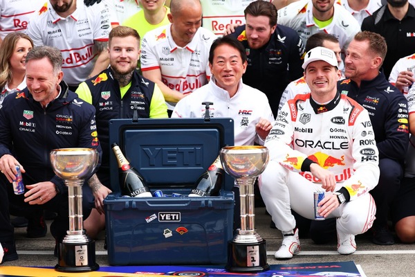 Verstappen: una gara da dio nel giorno dell’addio (alla Honda)