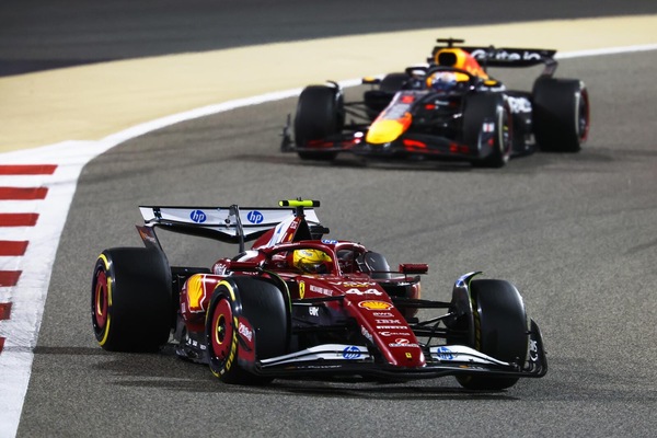Hamilton, abitudini da superare: "Penso di aver capito la SF-25"
