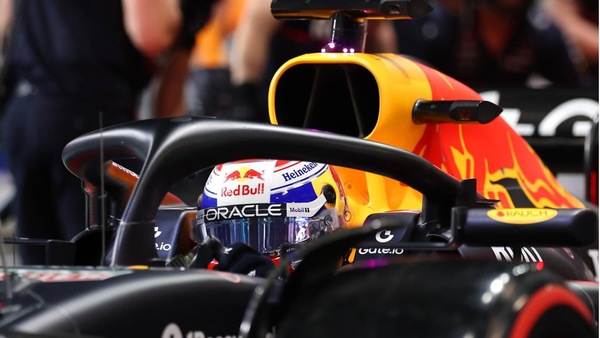 Verstappen firma la pole a Jeddah, Norris va a muro in Q3, lontane le Ferrari