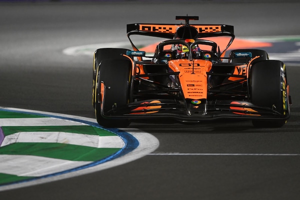 Piastri vince a Jeddah davanti a Verstappen, Leclerc conquista il primo podio della stagione