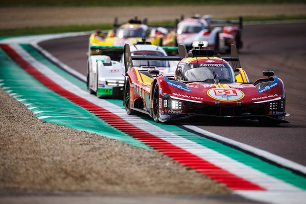 Ferrari, le immagini del trionfo a Imola