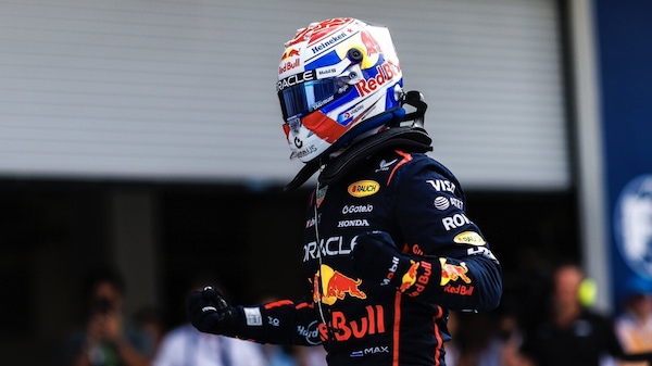 Verstappen papà e poleman: "In gara sarà diverso, sfrutteremo tutto il potenziale"