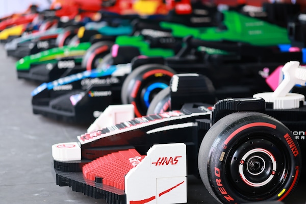 Auto di LEGO , tute rosa Barbie e non solo: ecco i migliori contenuti social dal GP di Miami