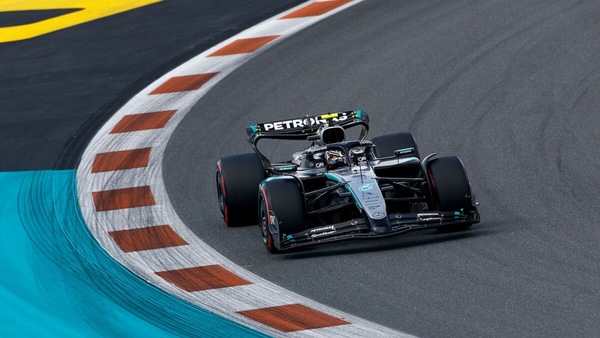 Mercedes a Imola senza Wolff ma con le prime novità tecniche