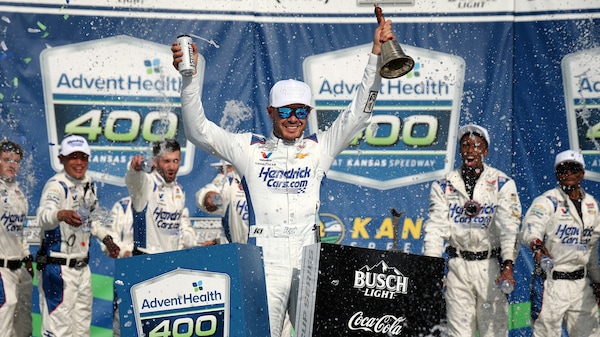 Nascar: anche in Kansas Larson non lascia scampo