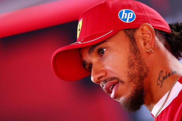 Hamilton ai critici: giudicatemi quando sarà conclusa l'avventura in Ferrari