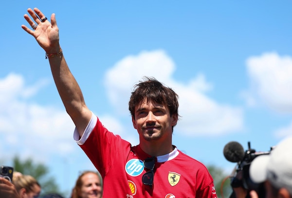 Leclerc debutta nella moda con Ferrari Style