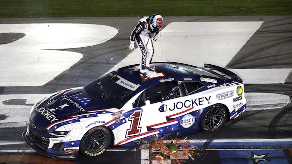 NASCAR: Chastain da ultimo a primo