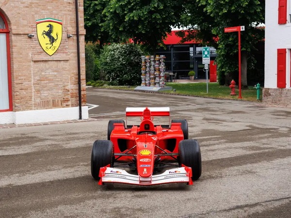 Ferrari F2001: la monoposto di Schumacher è stata venduta all'asta