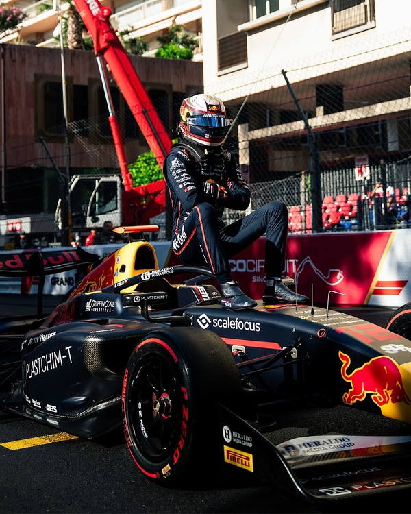 Nikola Tsolov domina a Monte Carlo: pole position e vittoria nella Feature Race