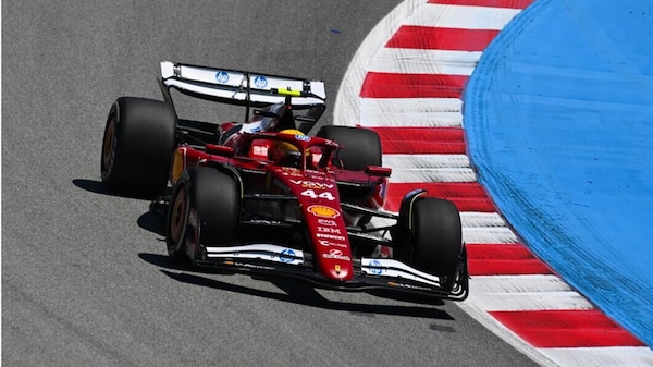 Hamilton punta sui 56 giri di domenica: "Massimo attacco per domani"