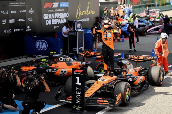 La DT non cambia le gerarchie e la McLaren vola ancora: a Barcellona non inizia nessun nuovo mondiale