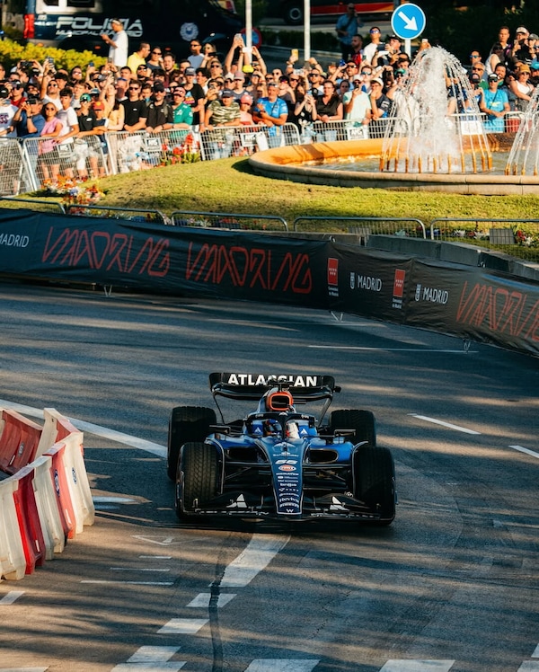 Madring: lo show run con Carlos Sainz e Williams