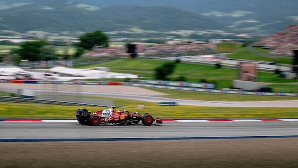 Hamilton: "Progressi in qualifica, bilanciamento problematico in gara"