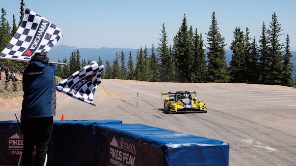 Simone Faggioli conquista la Pikes Peak: “Vittoria di squadra, gara dei vecchi tempi”