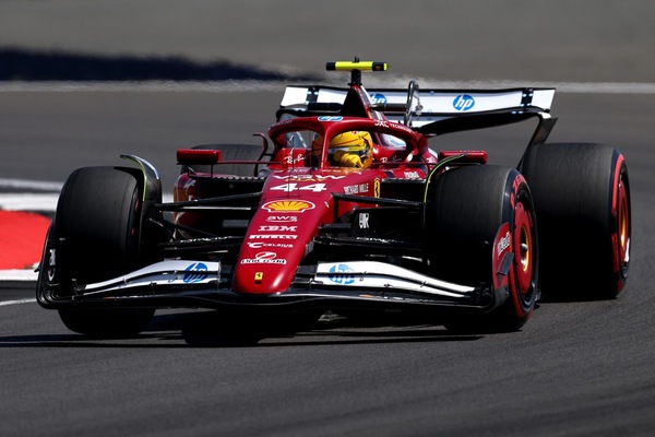 GP Gran Bretagna, FP1: Hamilton precede le McLaren e Leclerc