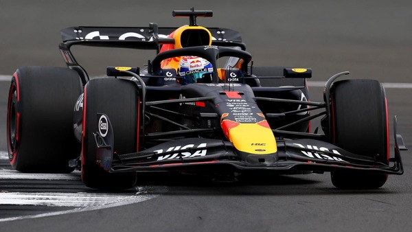 Max Verstappen conquista la pole a Silverstone