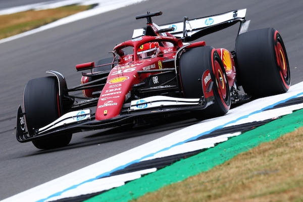 Leclerc, arrabbiato e misterioso: "Non sto facendo bene in qualifica, ma c'è un problema e sappiamo qual è"